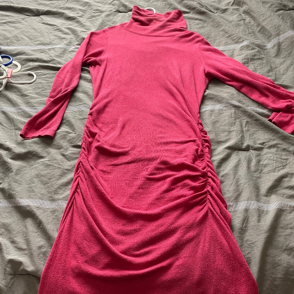 COURAGE.b Silk blend turtleneck rouched dress